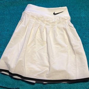 White Skort. X-Large. Nike.